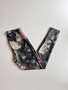 ONZIE Alpina Green Peony Floral Printed High Rise Ankle Leggings, Size M/L